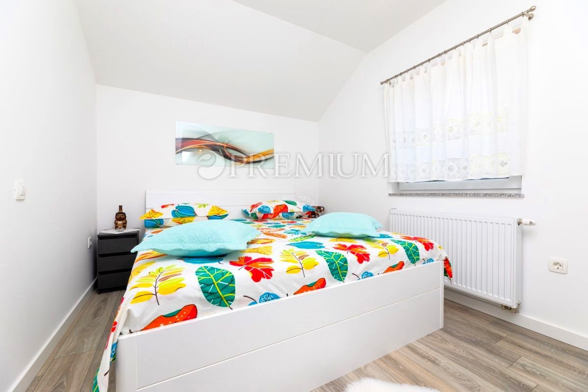 Otok Krk, Zaliv Soline – Opremljeno stanovanje na prodaj!