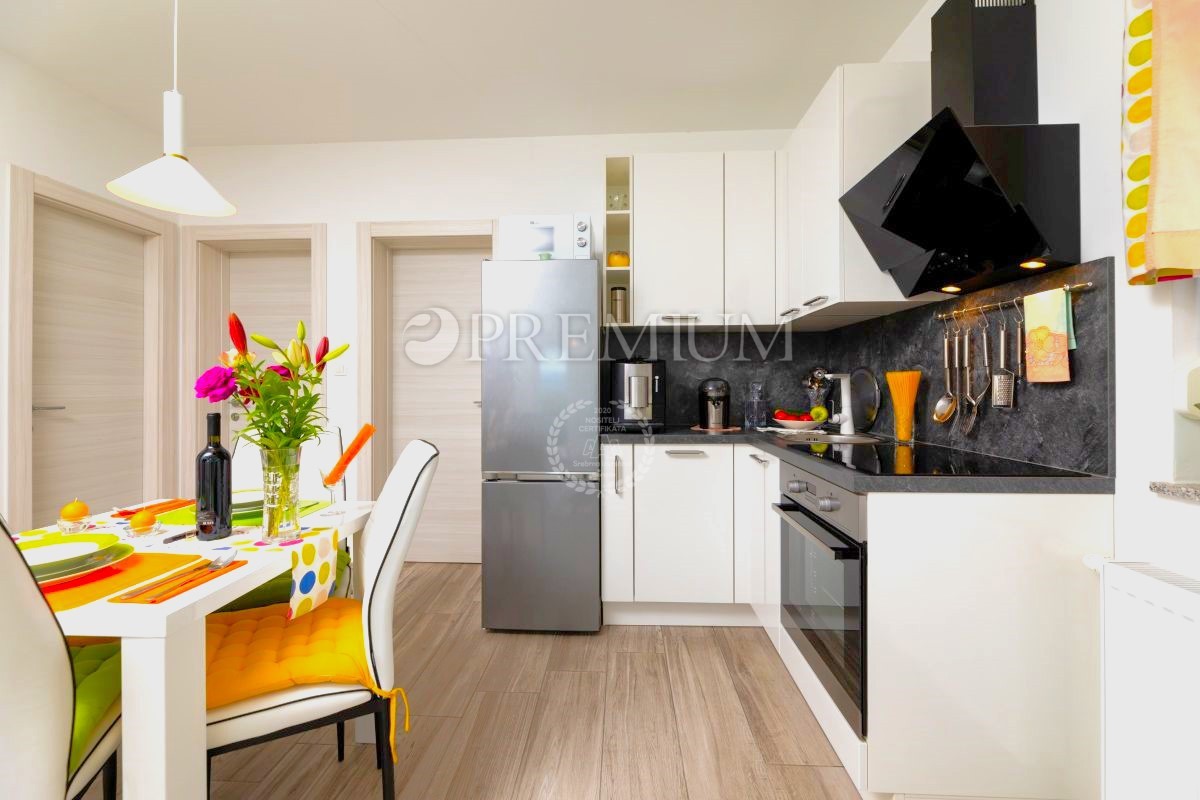 Otok Krk, Zaliv Soline – Opremljeno stanovanje na prodaj!