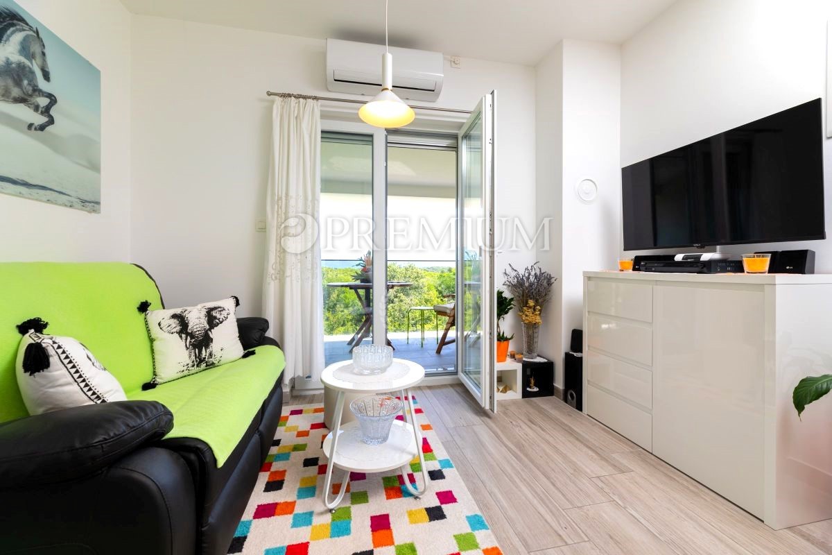 Otok Krk, Zaliv Soline – Opremljeno stanovanje na prodaj!