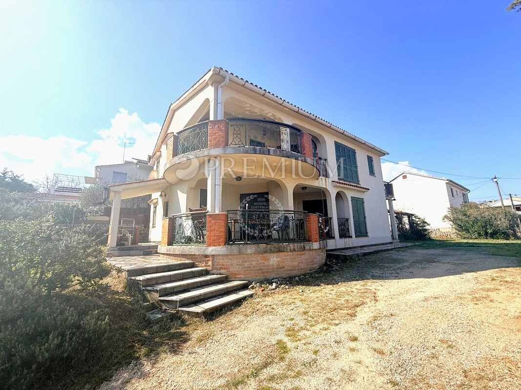 Šilo, stanovanje na prodaj blizu morja!