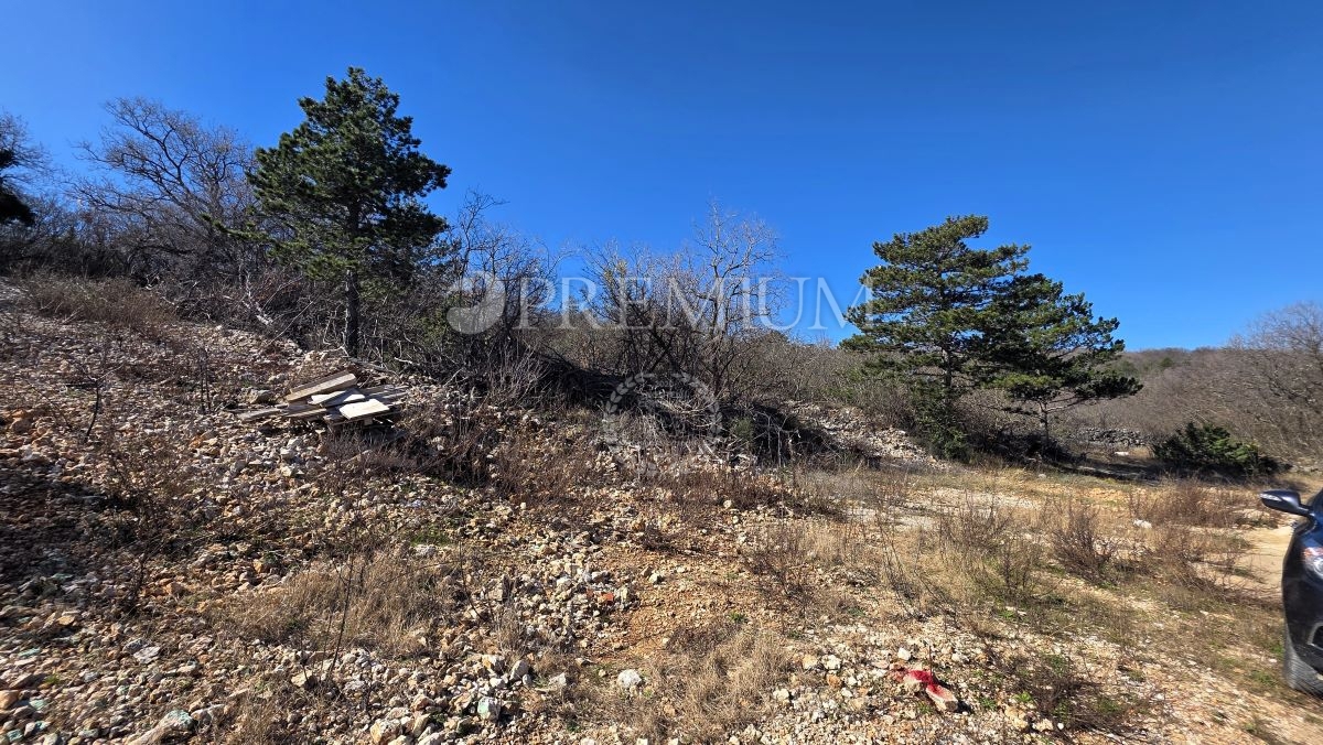 Vrbnik, otok Krk – zemljišče s pogledom na morje!