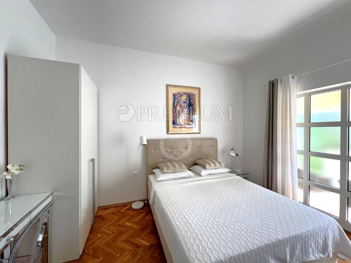 Malinska, stanovanje v pritličju z vrtom in parkirnim mestom