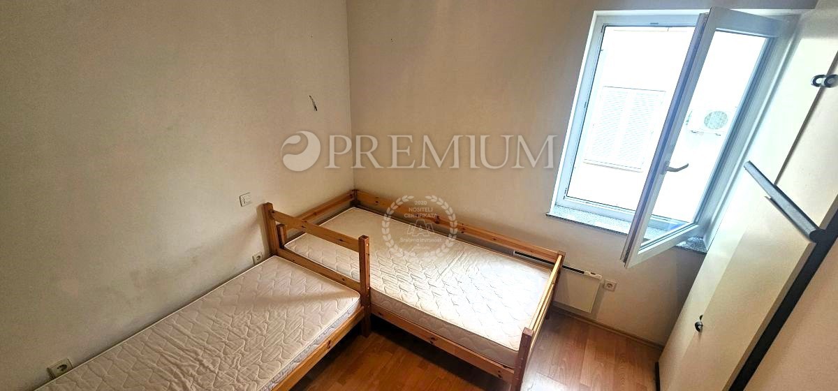 Malinska, dvoetažni apartma, pogled na morje, blizu centra!