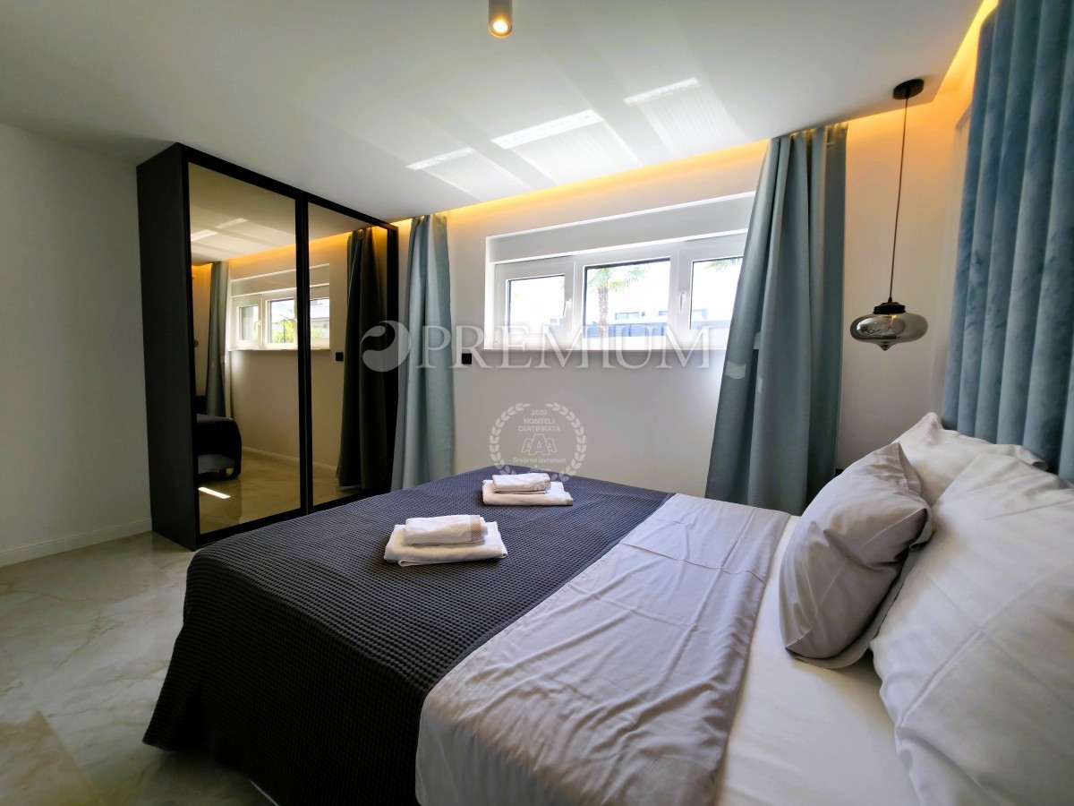 Malinska, luksuzen nov apartma z bazenom in vrtom!