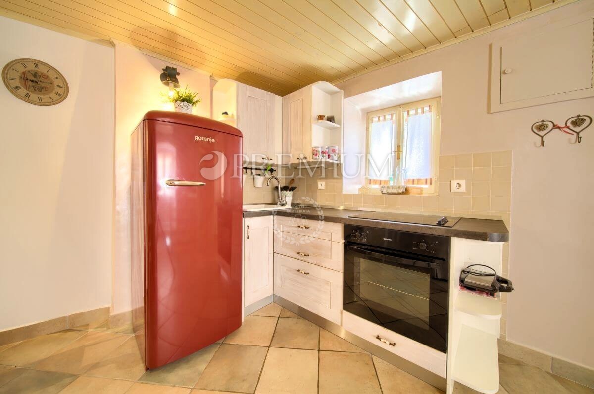Vrbnik, prenovljena kamnita hiša v starem mestnem jedru