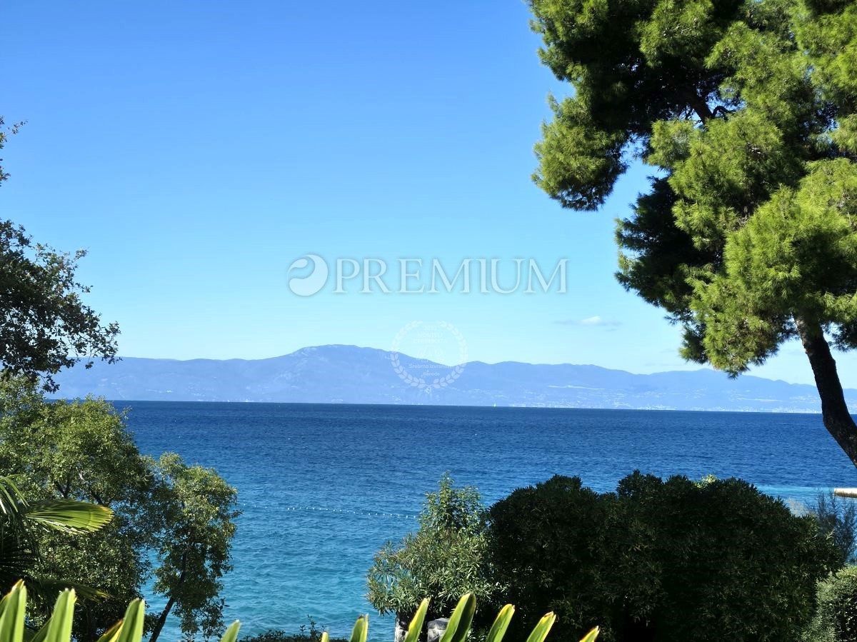 Zazidljivo zemljišče – prvi red ob morju, Malinska!