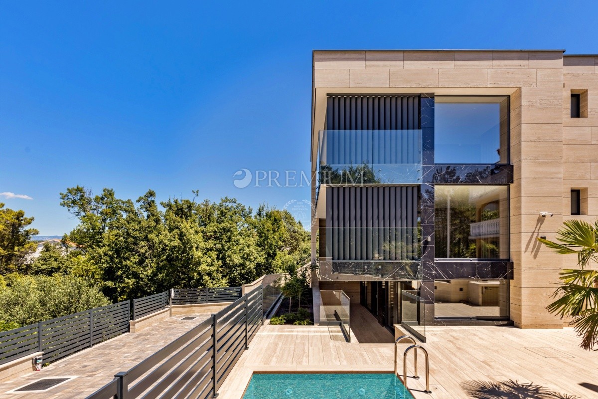 Malinska, prodaja, stanovanje v pritličju novogradnje, z vrtom in bazenom!