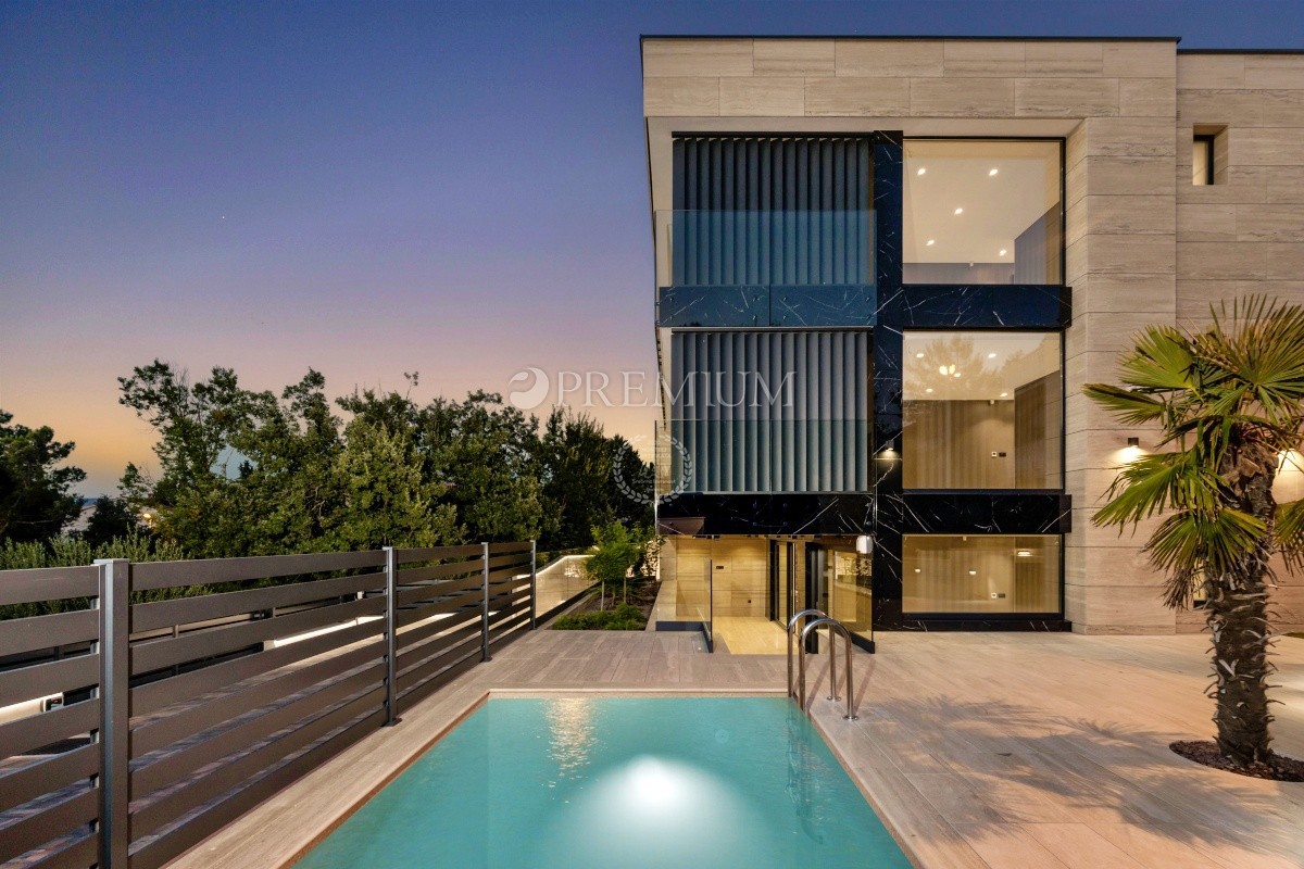 Malinska, prodaja, stanovanje v pritličju novogradnje, z vrtom in bazenom!