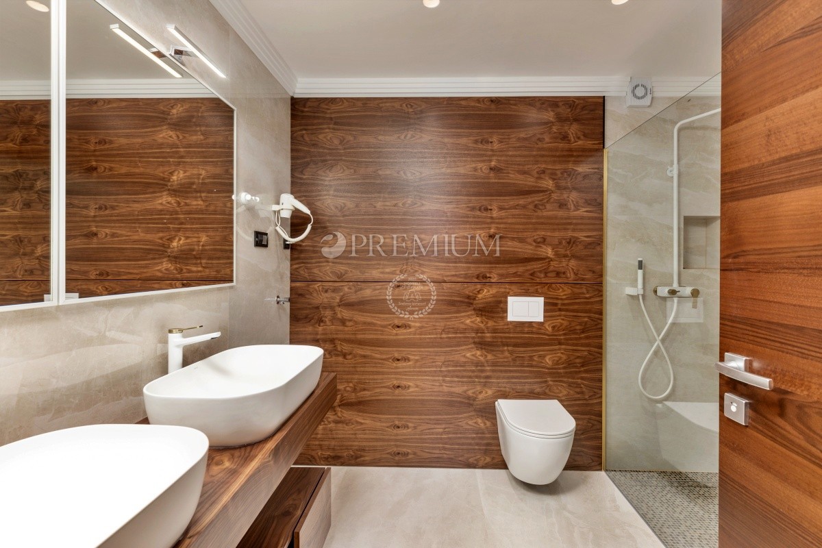 Malinska, prodaja, stanovanje v pritličju novogradnje, z vrtom in bazenom!