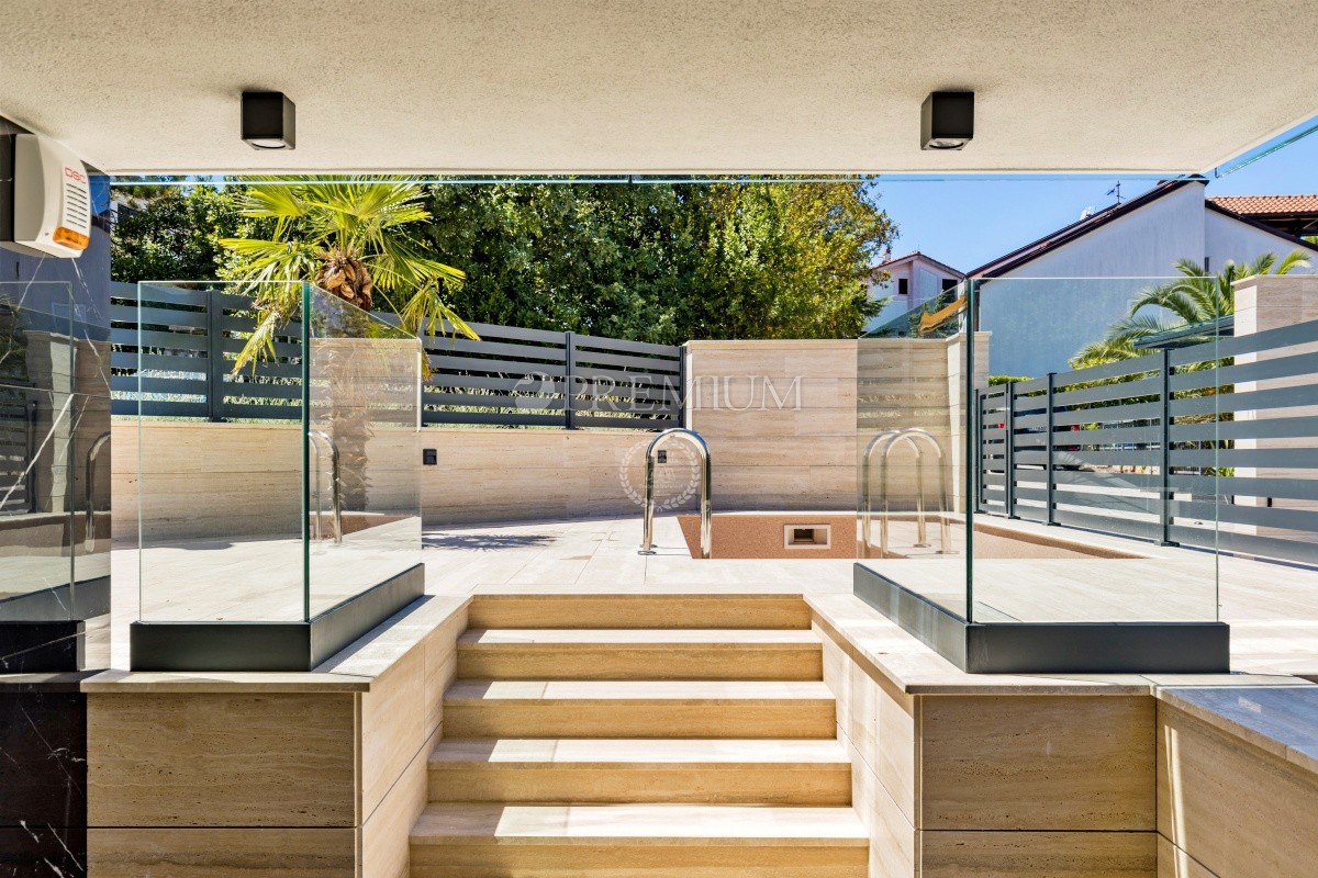 Malinska, prodaja, stanovanje v pritličju novogradnje, z vrtom in bazenom!