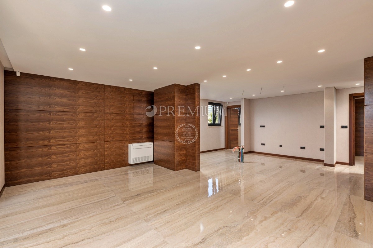 Malinska, prodaja, stanovanje v pritličju novogradnje, z vrtom in bazenom!