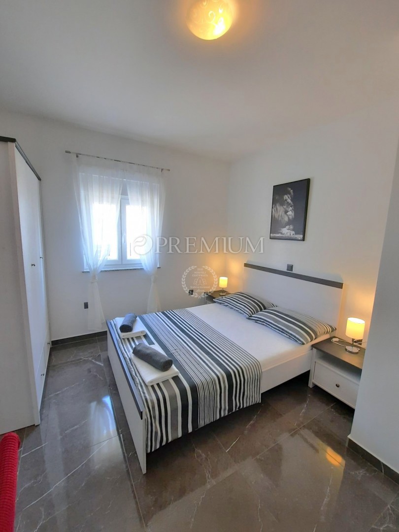 Okolica Vrbnika, samostojna hiša s bazenom!