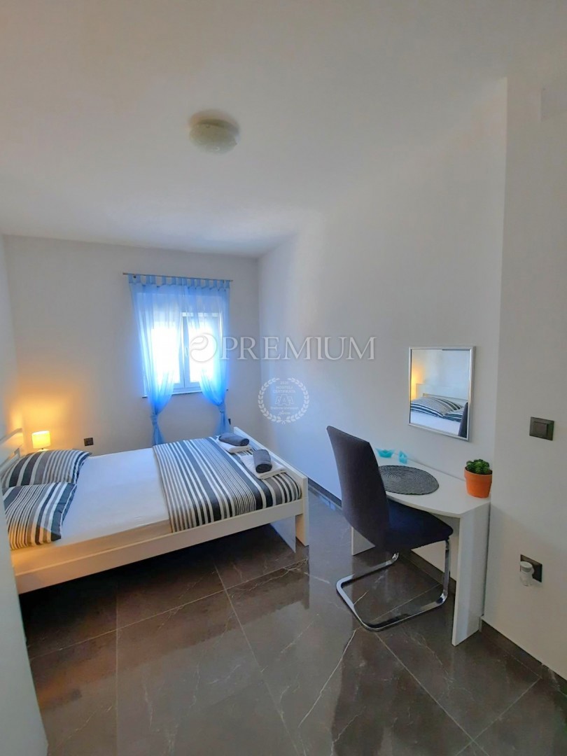 Okolica Vrbnika, samostojna hiša s bazenom!