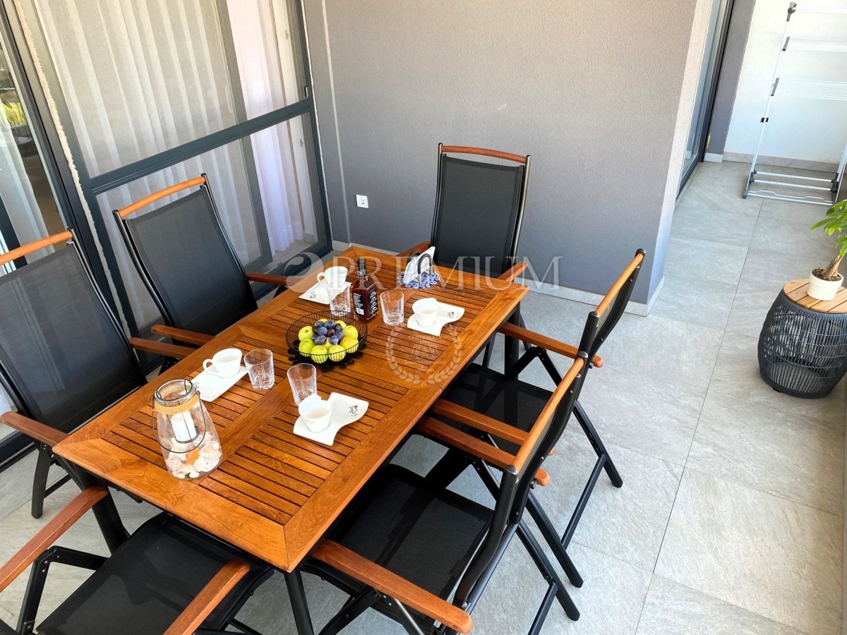 Malinska – apartma z dvema enotama in vrtom, blizu morja!