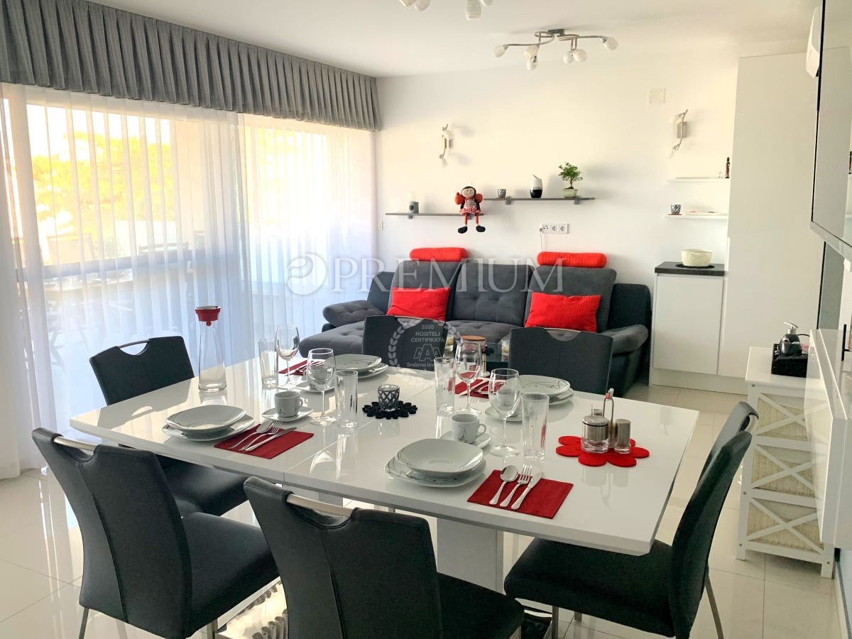 Malinska – apartma z dvema enotama in vrtom, blizu morja!