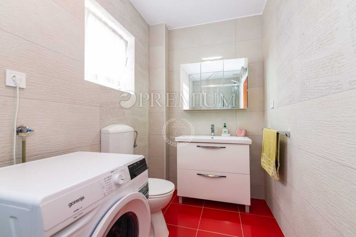 Malinska, samostojna hiša z bazenom in pogledom na morje!