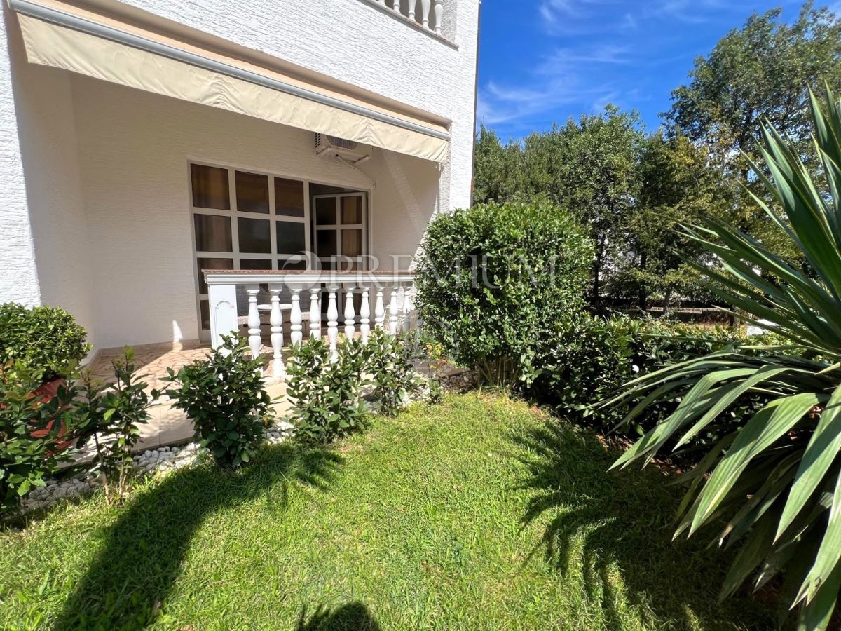 Malinska, stanovanje z vrtom, blizu morja!