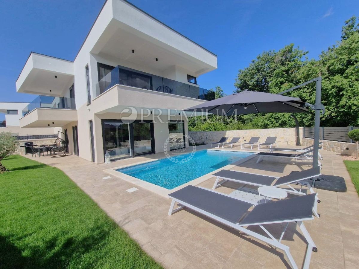 Omišalj, ekskluzivna novogradnja z bazenom!