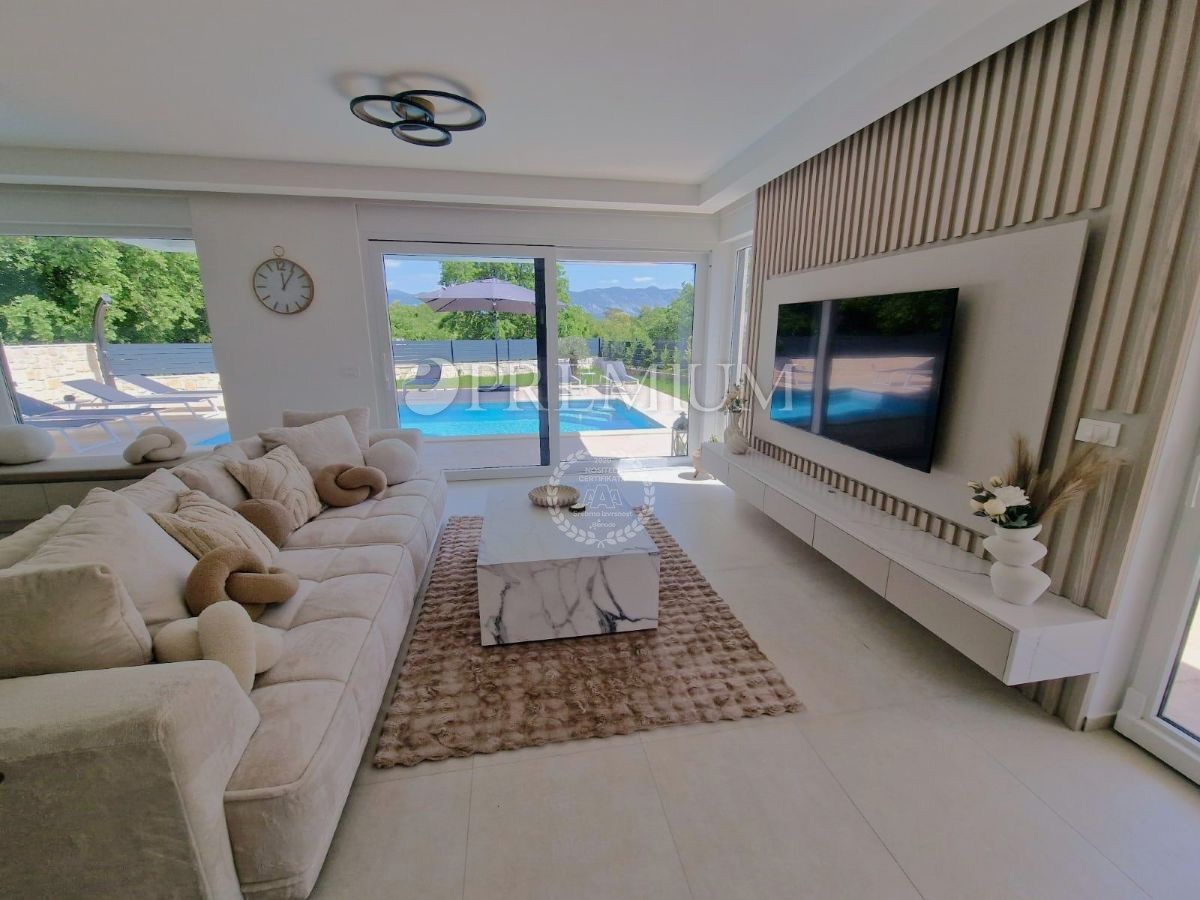 Omišalj, ekskluzivna novogradnja z bazenom!