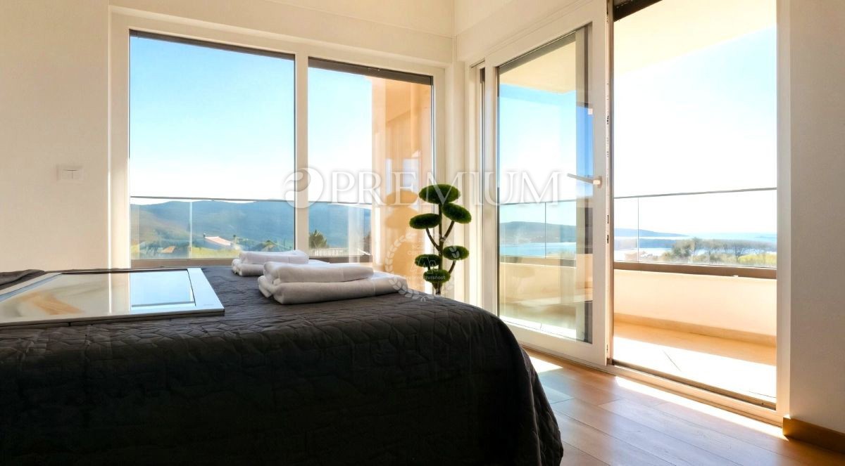 Krk, okolica, moderna novogradnja s panoramskim pogledom na morje!