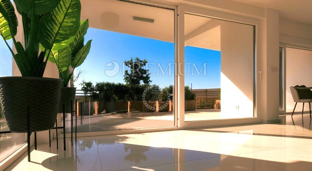 Krk, okolica, moderna novogradnja s panoramskim pogledom na morje!