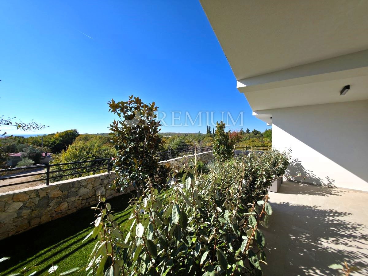 Krk, okolica, moderna novogradnja s panoramskim pogledom na morje!
