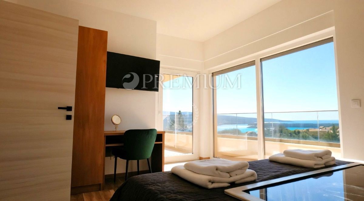 Krk, okolica, moderna novogradnja s panoramskim pogledom na morje!