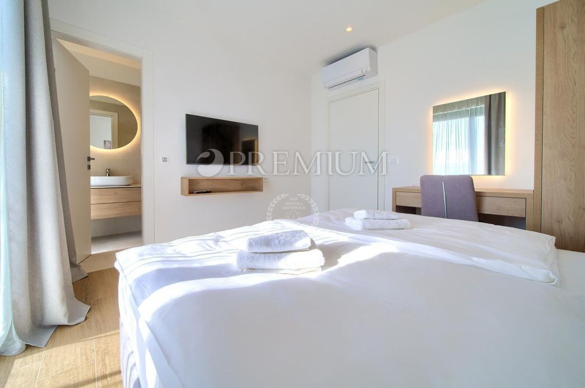 Krk, okolica, impozantna novogradnja s panoramskim pogledom na morje!