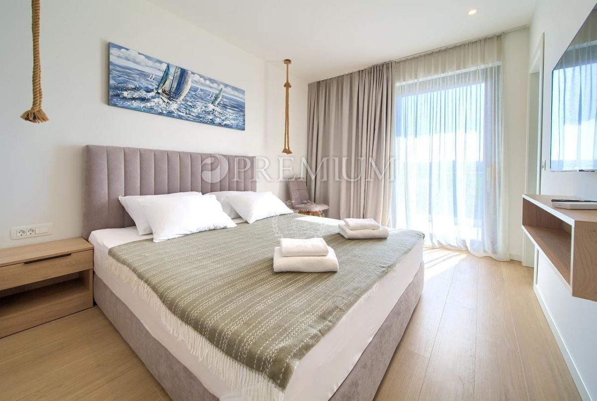 Krk, okolica, impozantna novogradnja s panoramskim pogledom na morje!