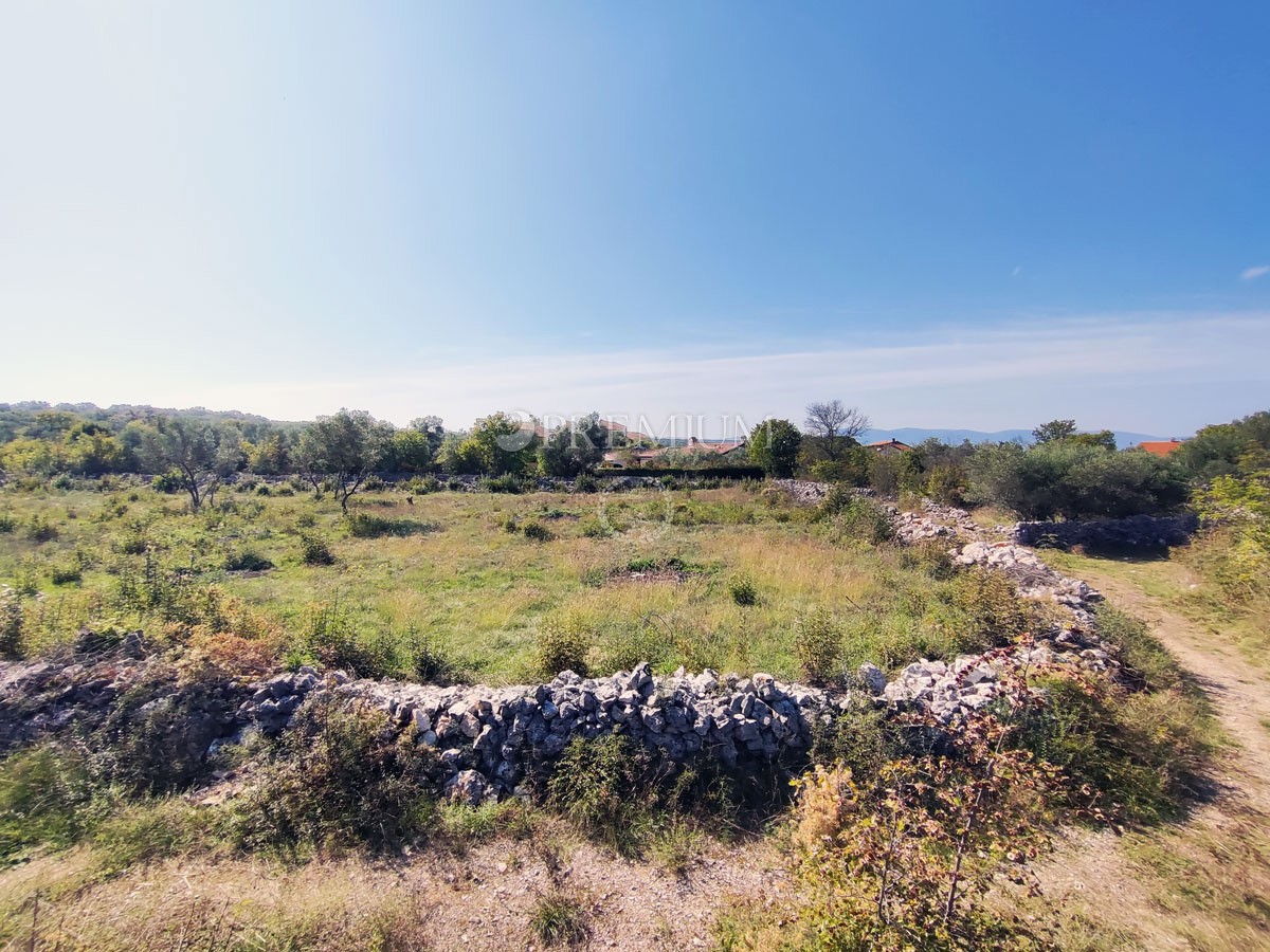 Malinska, prodaja gradbenega zemljišča na iskani lokaciji!