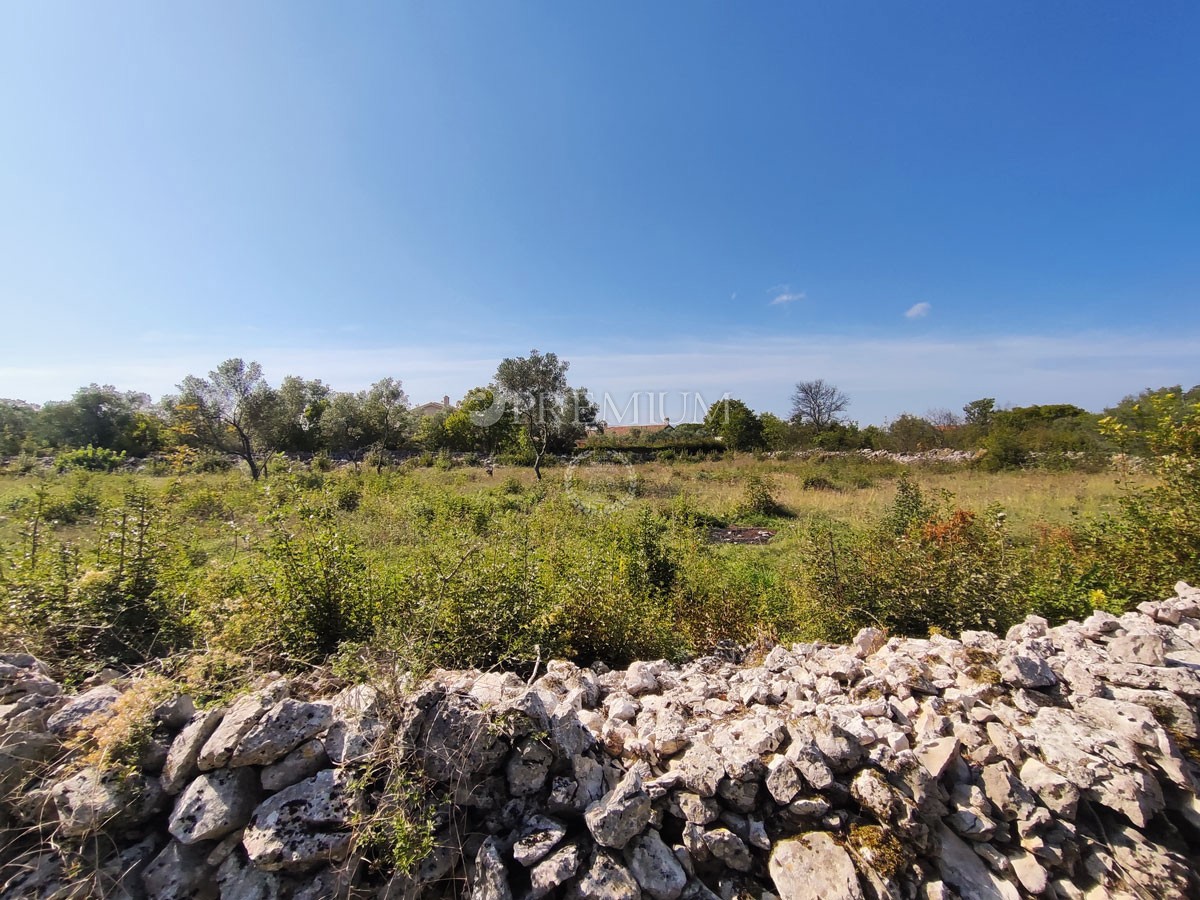 Malinska, prodaja gradbenega zemljišča na iskani lokaciji!