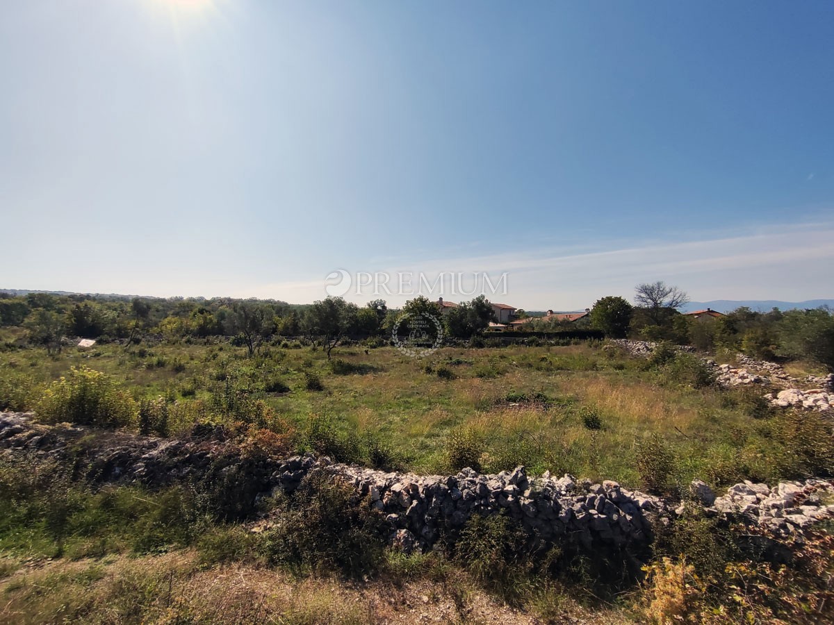 Malinska, prodaja gradbenega zemljišča na iskani lokaciji!