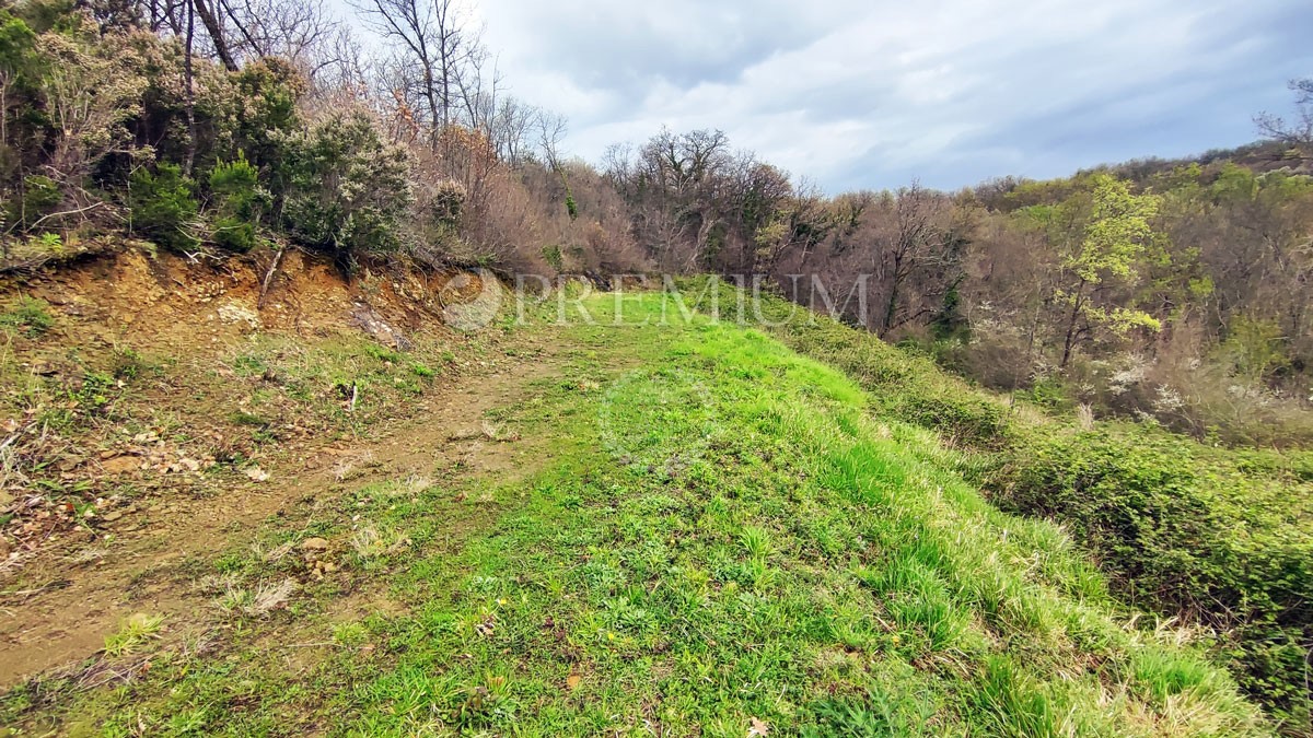 Čižići, gradbeno zemljišče, površina 2542m2!