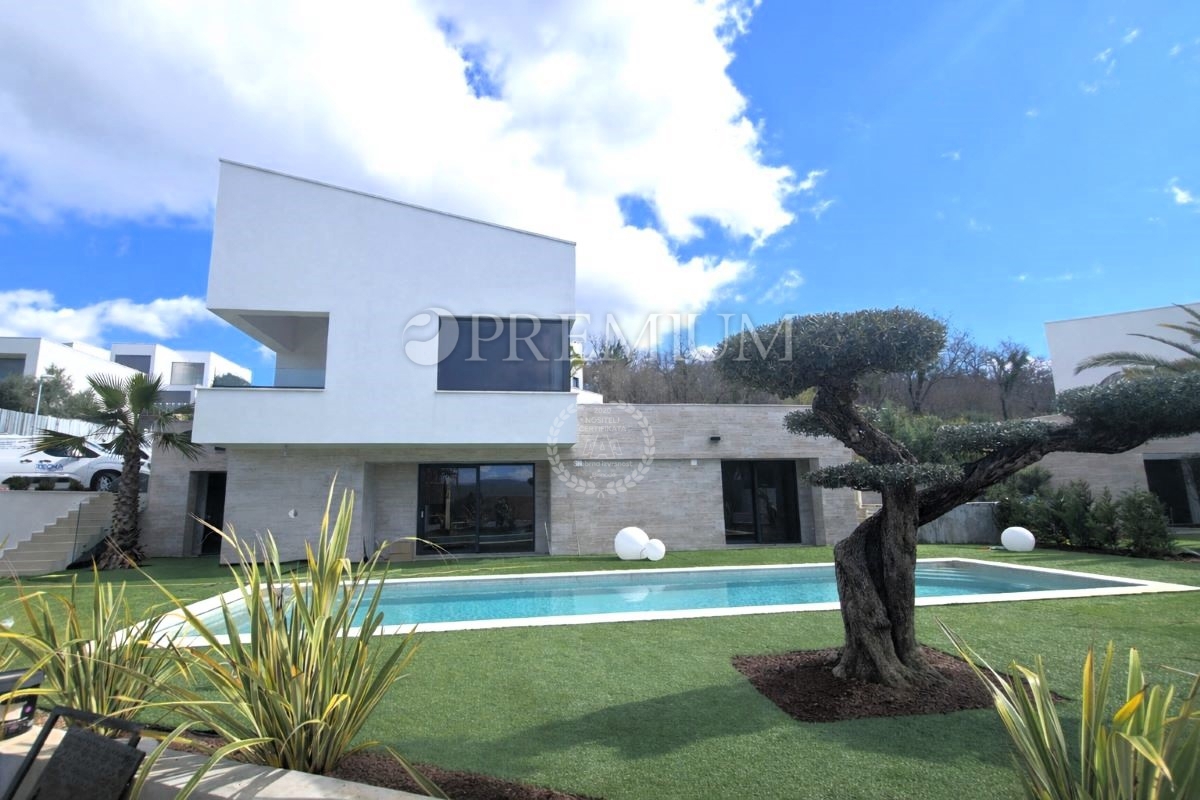 Malinska, luksuzna hiša s pogledom na morje!