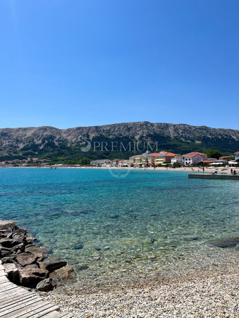 Baška, prenovljena kamnita hiša, 80 m od morja!