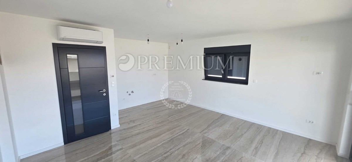 Malinska, apartma v novi stavbi s pogledom na morje!