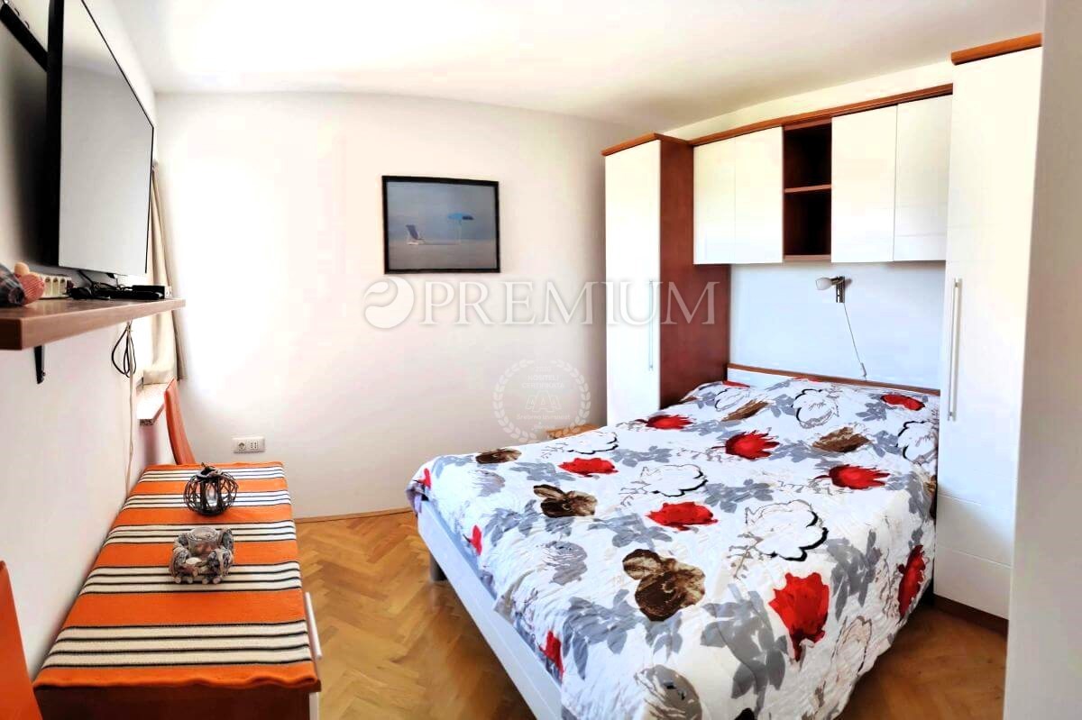 Klimno, Krk – apartma z razgledom na morje, blizu plaže!