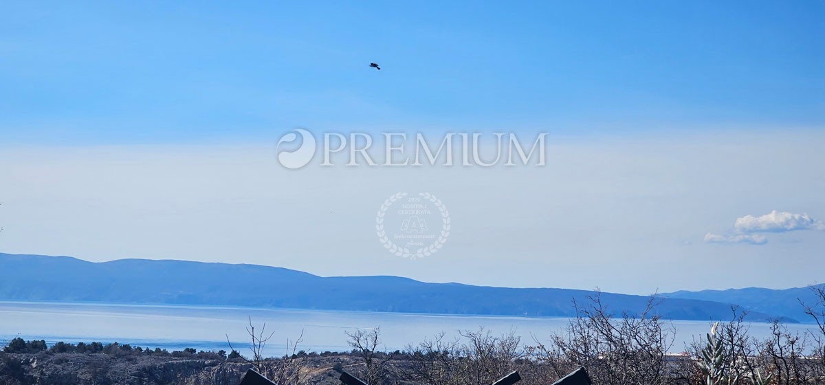 Omišalj, prodaja opremljena samostojna hiša z bazenom in pogledom na morje!