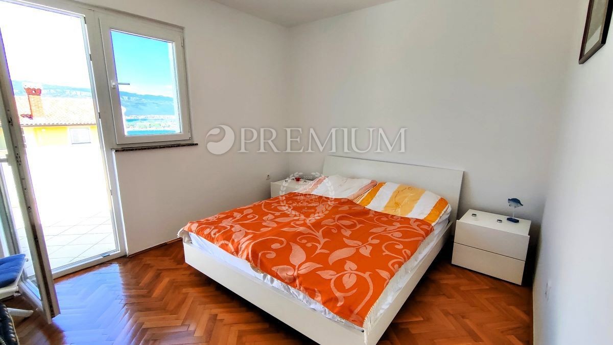 Šilo, apartma 80 m od plaže, z vrtom in pogledom na morje!