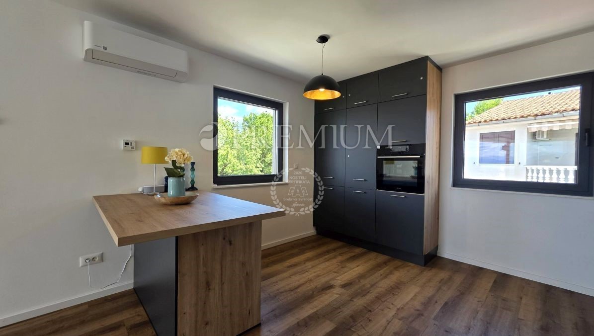 Luksuzno opremljen Penthouse s pogledom na morje!