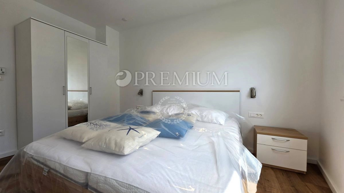 Luksuzno opremljen Penthouse s pogledom na morje!