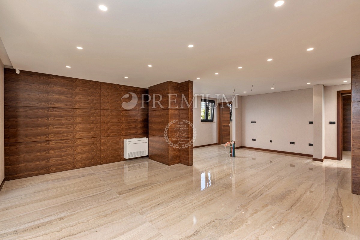 malinska-pritlicni-apartma-z-vrtom-in-bazenom