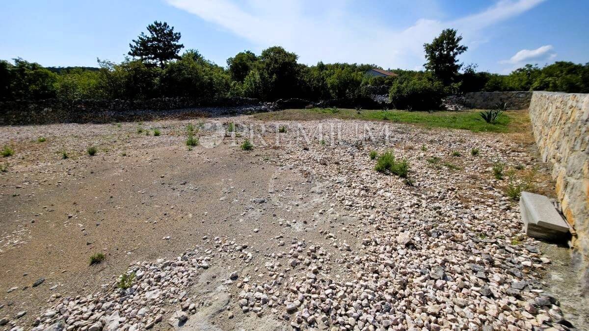 Vrbnik, nova hiša na mirni lokaciji s pogledom na morje