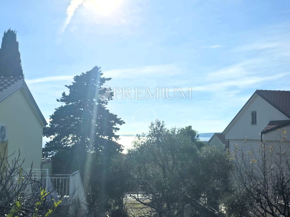 Mesto Krk – Hiša blizu morja s tremi apartmaji!