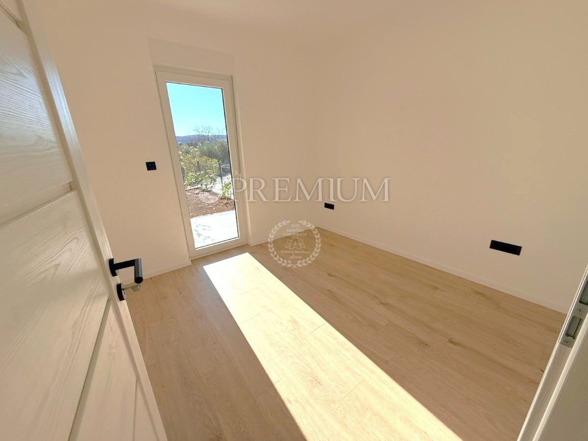 Čižići, novogradnja, apartma v pritličju!