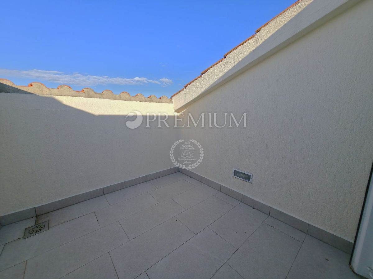 Malinska, apartma z razgledom na morje v bližini centra!