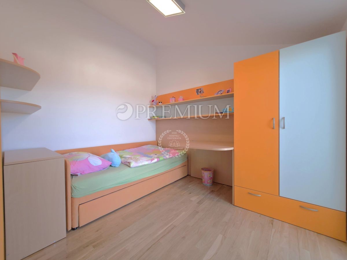 Malinska, apartma z razgledom na morje v bližini centra!