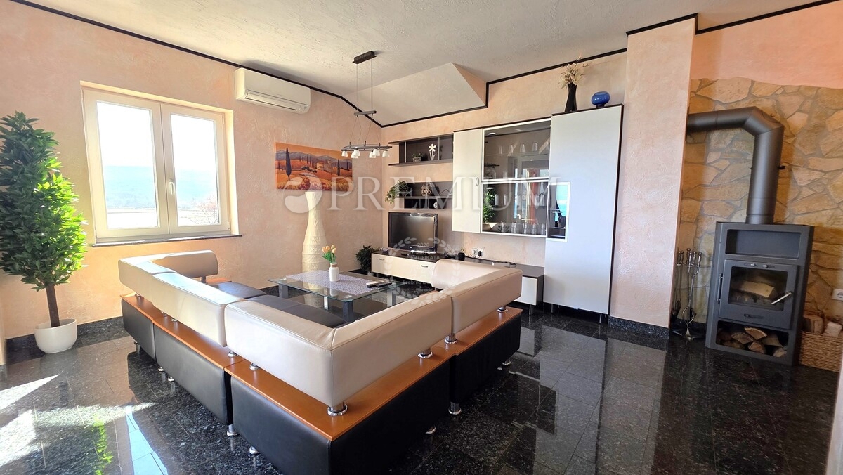 Otok Krk, Uvala Soline apartma prva vrsta ob morju!