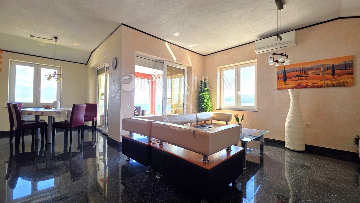 Otok Krk, Uvala Soline apartma prva vrsta ob morju!