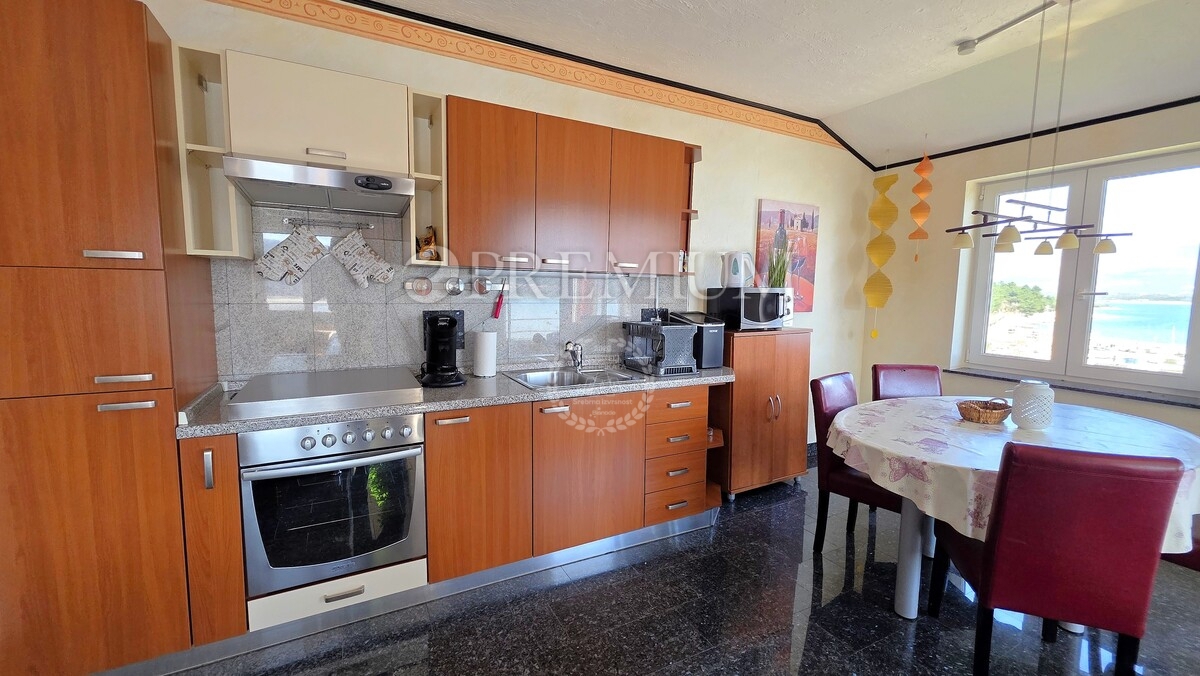 Otok Krk, Uvala Soline apartma prva vrsta ob morju!